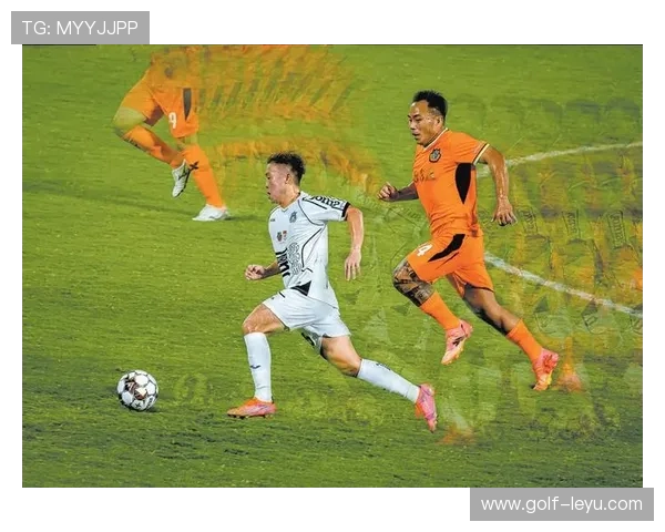 粤语足球巨星风采：从街头到绿茵场的荣耀与坚持