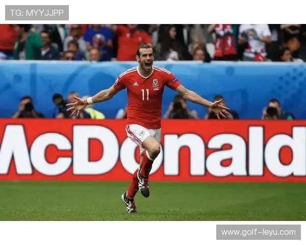 聚焦足球巨星荣耀之路 揭秘球队背后的英雄与传奇时刻