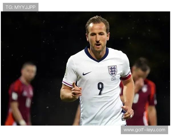 足球明星同性恋话题热议，揭示体育圈中的性别与情感新趋势