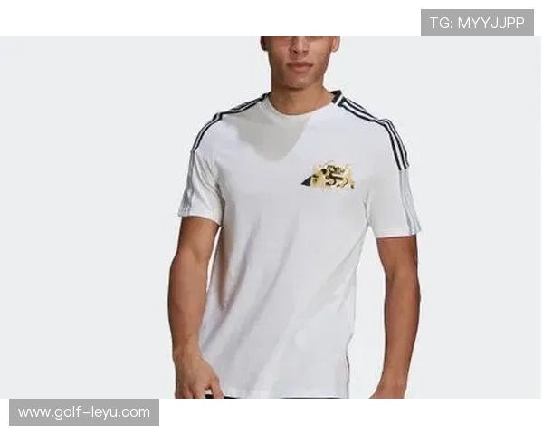 阿迪达斯足球明星女款T恤时尚运动风格展示舒适与活力完美结合 阿迪达斯足球明星女款T恤时尚运动风格展示舒适与活力完美结合